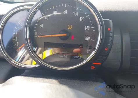 2015 Mini Hardtop Cooper z USA, uszkodzony, nr VIN WMWXS5C51FT829693